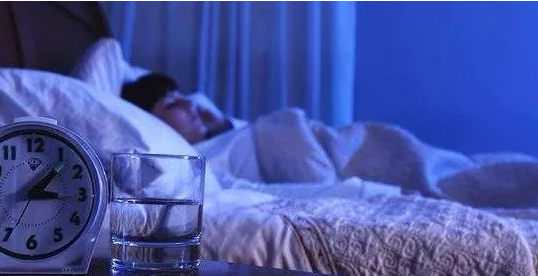 睡前一杯水，長期堅(jiān)持將給你帶來意想不到的變化
